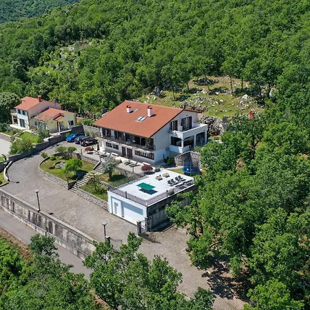 Holiday home Grosses Reihenhaus Mit Viel Gruen Und Meerblick Moscenicka Draga